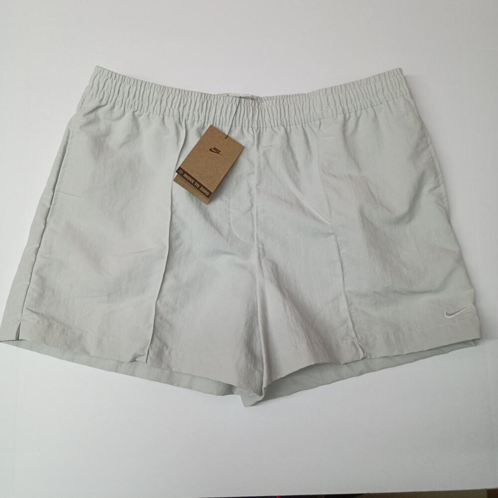 Nike Sportswear Shorts Women's‎ Size L Light Silver Woven